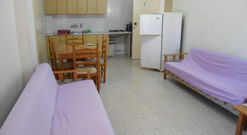 Terpsithea Apartments أيا نابا الغرفة الصورة